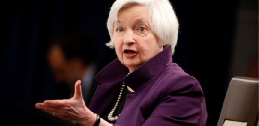 Den före detta chefen för amerikanska centralbanken, Janet Yellen, är en av rösterna i en kör av investerare som allt oftare ringer i larmklockan om de sämre och svagare kreditvillkoren vid hög belåning.