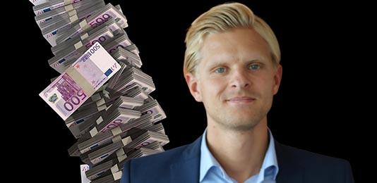 "Det här är ett naturligt sätt för oss att börja låna upp i euro för att minska valutaexponeringen", säger Gustav Ohlsson på Collector.