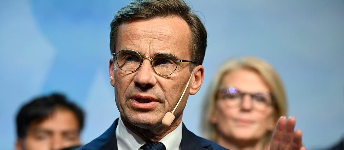 "Vi går tillbaka till en situation där vi har en formaliserad civilplikt", säger statsminister Ulf Kristersson. Foto: TT