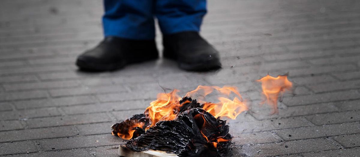 Danmark förbjuder koranbränningar på offentliga platser