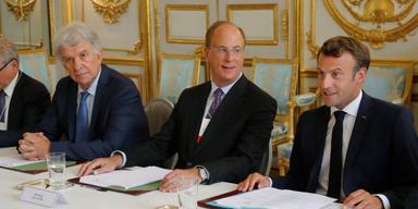 Blackrocks vd Larry Fink tillsammans med Frankrikes president Emmanuel Macron.