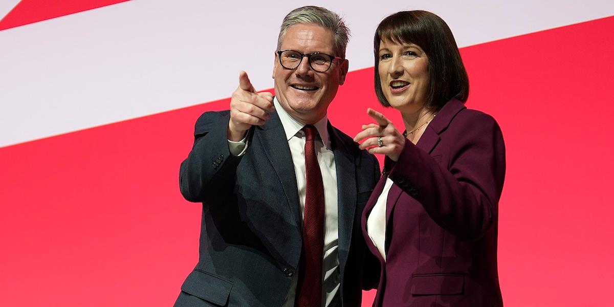 Storbritanniens premiärminister och Labours partiledare Keir Starmer med finansminister Rachel Reeves