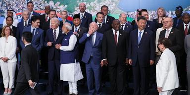 Gruppfoto på världsledare under G20-mötet i Brasilien.