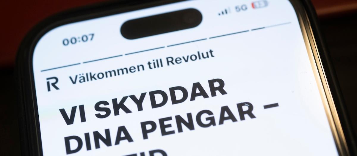 Revolut pressas av bedrägerivåg – skyller på kunderna