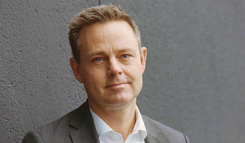 "Analysen i vår rapport visar att en sänkning av kalkylräntan från dagens 7 till 5 procent skulle ge ytterligare 21 000 unga vuxna i Sveriges tre storstadsområden möjlighet att köpa en etta," skriver Robert Boije, chefsekonom på SBAB.