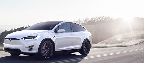 Tesla återkallar 362 000 'självkörande' bilar