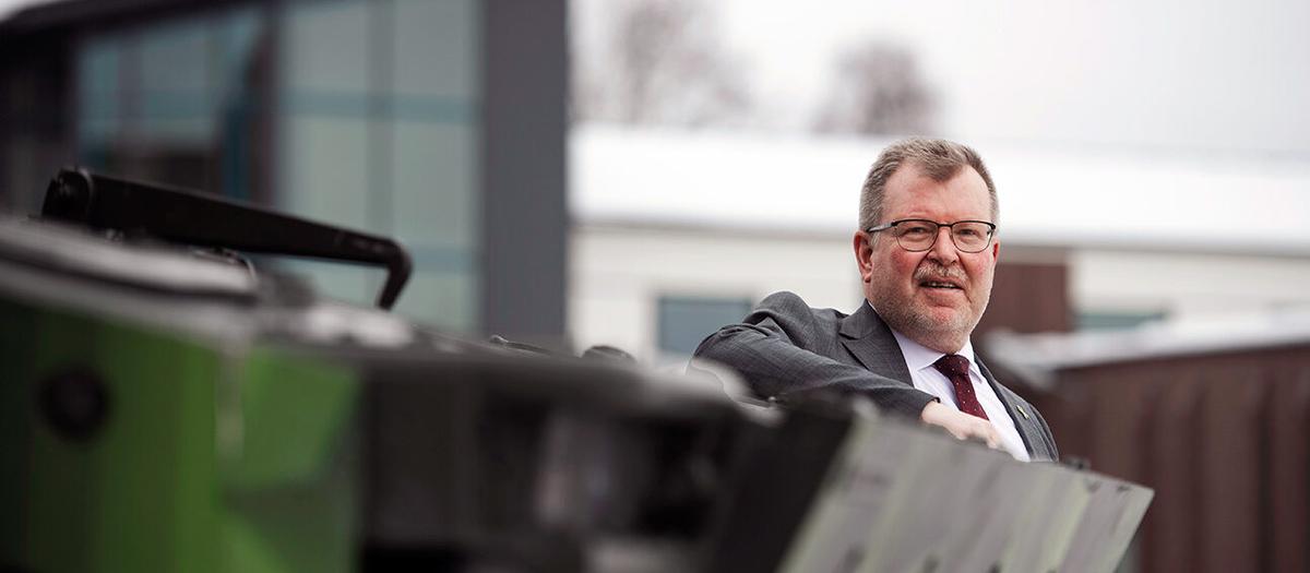 "Vi har ännu inte sett effekten av själva kriget i Ukraina, säger BAE Systems Hägglunds vd Tommy Gustafsson-Rask som inte är främmande för att det kommer beställningar både från Försvarsmakten i Sverige och flera länder i Södra – och Centraleuropa. Foto: TT