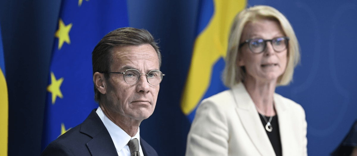 Statsminister Ulf Kristersson (M) och finansminister Elisabeth Svantesson (M) under en pressträff på torsdagen där nyhet om bidragssystemet presenteras. Foto: TT