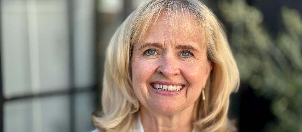 "Jag tror att AI kommer att slå in med full kraft på bankerna, och då är det jätteviktigt att vi ser till att vi är transparanta för våra kunder. Vi behöver ha ett tydligt regelverk så att kunderna vet vad de kan förvänta sig av en bank när vi utvecklar AI," säger Elisabeth Beskow vd för DNB Sverige. Foto: Anders Frick