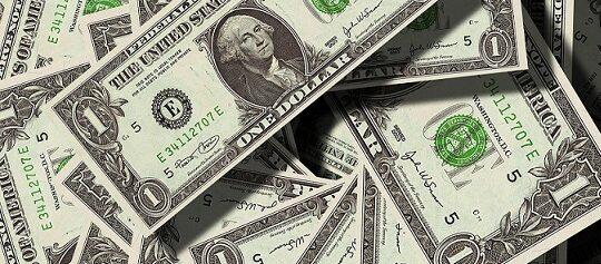 Riksbanken sålde 390 miljoner dollar i första veckan av valutasäkringar