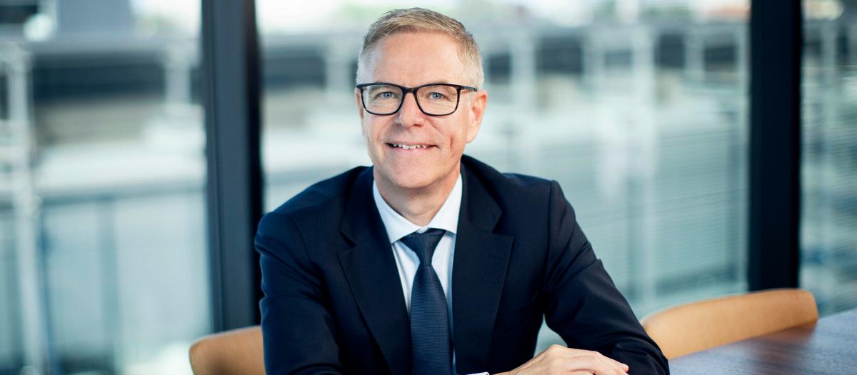 "Vi har en tillväxtstrategi som ligger till grund för det vi gör och det är alltid kul att arbeta framåtlutad", säger Fredrik Leetmaa, Head of Private Banking på Carnegie.