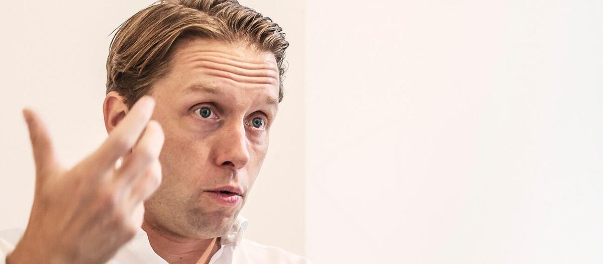 "Räntesänkningen har väckt liv i en bostadsmarknad som i mångt och mycket har legat i ide. Nu ser vi hur bostadspriserna återigen stiger och att allt fler besöker visningarna, det är en optimism som märks av", säger Hampus Brodén, vd och medgrundare på bolåneaktören Stabelo.